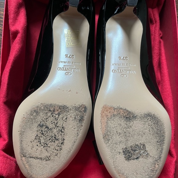 Valentino black patent peep-toe bow pump in 37.5 (size7) - Picture 4 of 4
